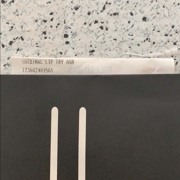 NWT MAC Cosmetics Aaliyah Try Again Matte Lipstick - Picture 10 of 10